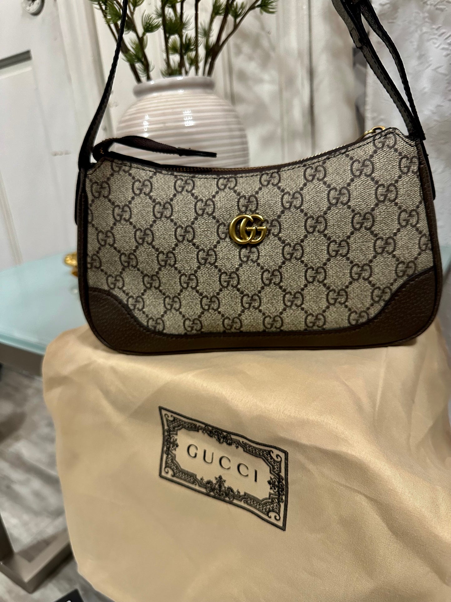 GUCCI WOMEN PURSES.