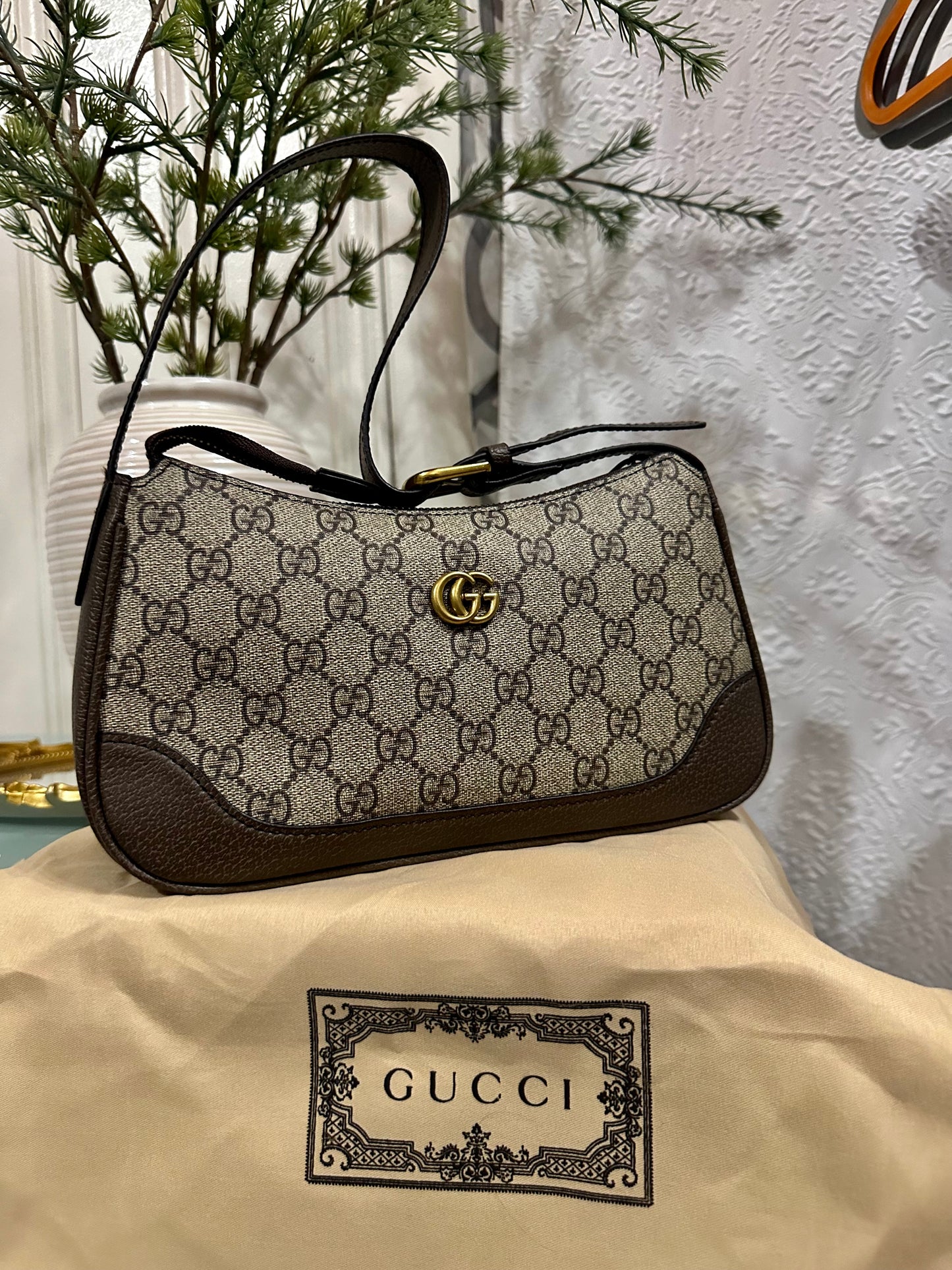 GUCCI WOMEN PURSES.